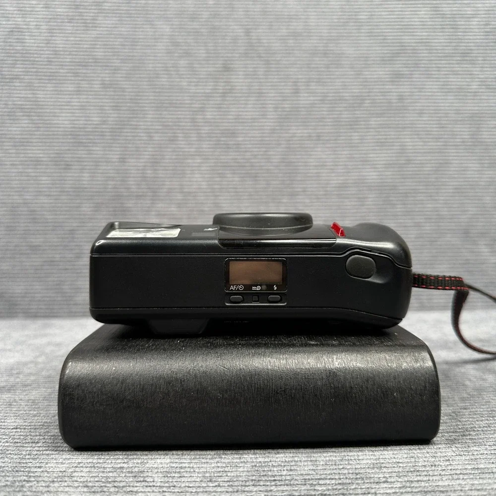 Nikon Zoom Touch 400 35mm Film Camera 35-70mm Macro Lens with Case Black Vintage